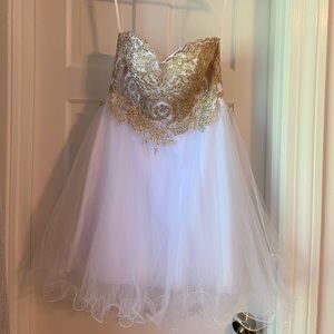 Party dress size 2. Worn once.